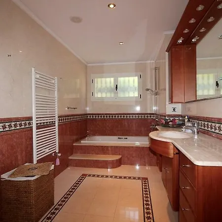 Villa Amazing In *